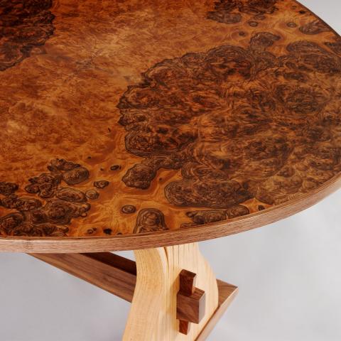 Abanico Dining Table