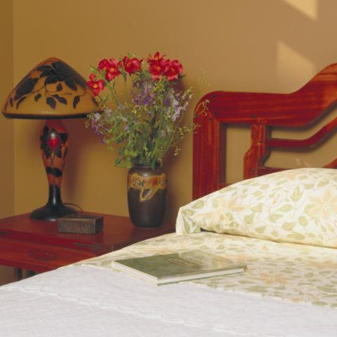 Wells Queen Bed