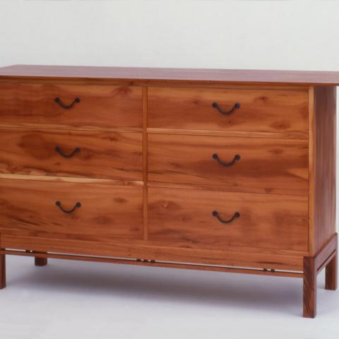 Goncalo Low Chest