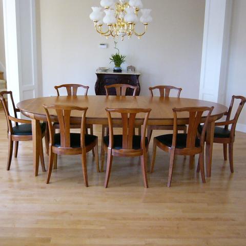 Grande Large Laurel Dining Set shown with Linnea chairs