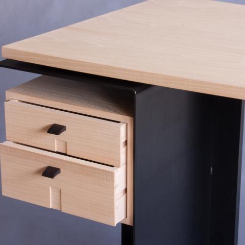 Melia Desk