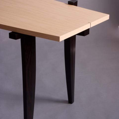 Melia Desk