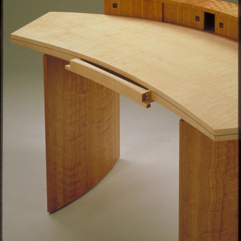 Radii Writing Desk