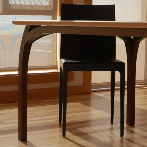 Rolands Dining Table