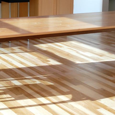 Rolands Dining Table